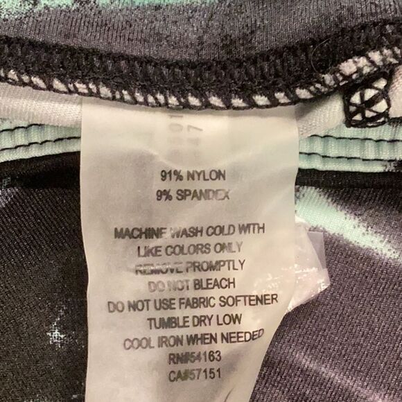 Calvin Klein Performance Capri Athletic Wear - Picture 4 of 5